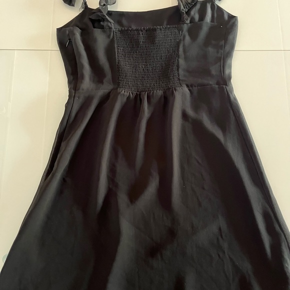 Aritzia Wilfred Fete Mini Little Black Dress Size 8 - Picture 3 of 4